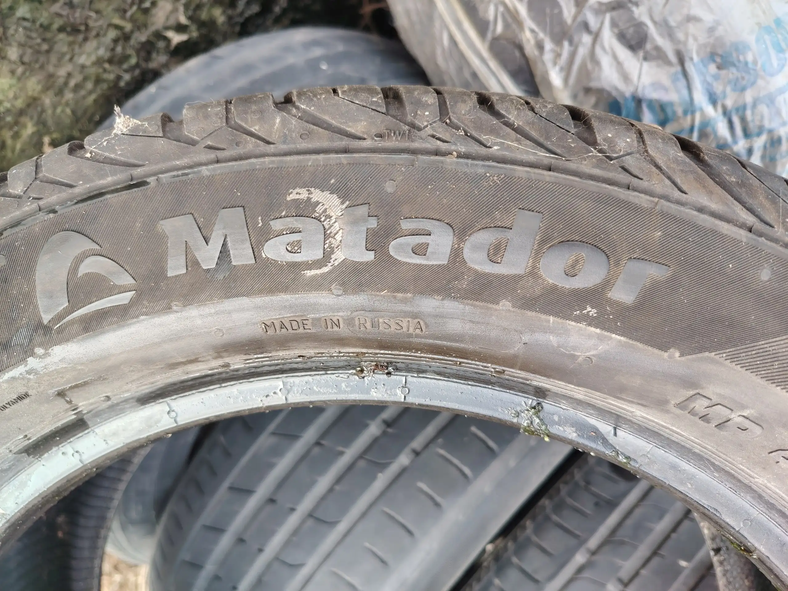 4 летние покрышки 205/55/16 в хорошем состоянии - Шины и диски (Авто) в Краснодар