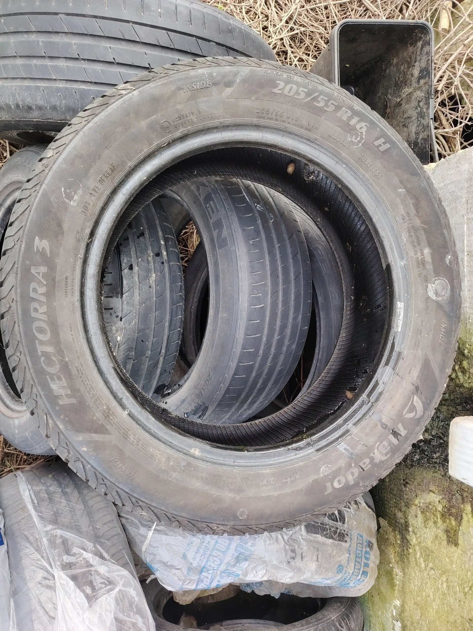 4 летние покрышки 205/55/16 в хорошем состоянии - Шины и диски (Авто) в Краснодар