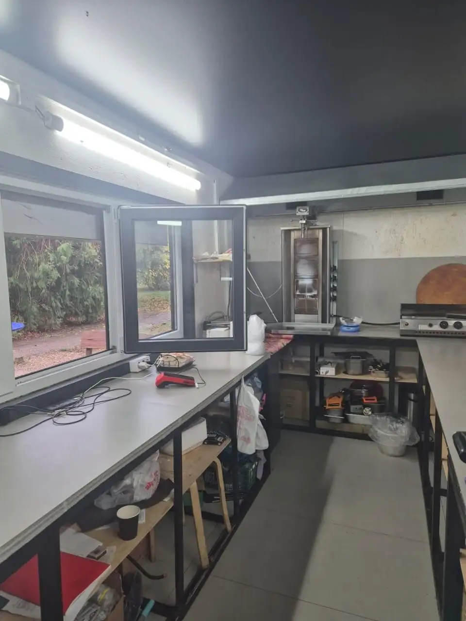 Продажа фудтрака 15м2 без техники - Торговое оборудование (Готовый бизнес и оборудование) в Краснодар