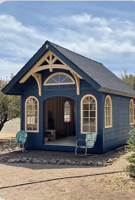 Изготовление изделий из клееного или массива бруса сосны и лиственницы - Столярные работы в Краснодар