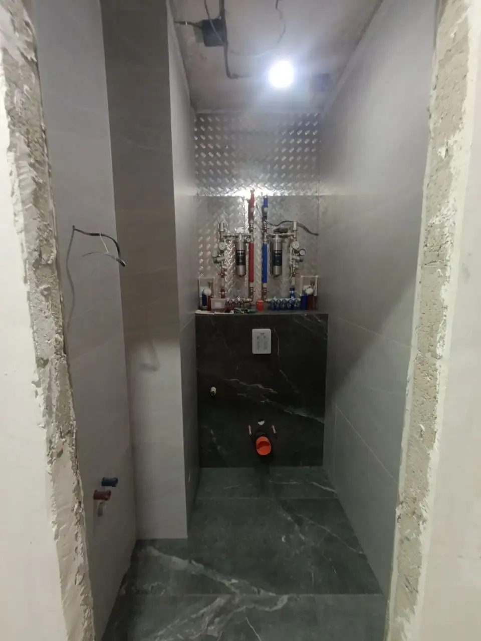 Услуги по укладке керамогранита и подготовительным работам - Ремонт и отделка (Услуги) в Краснодар