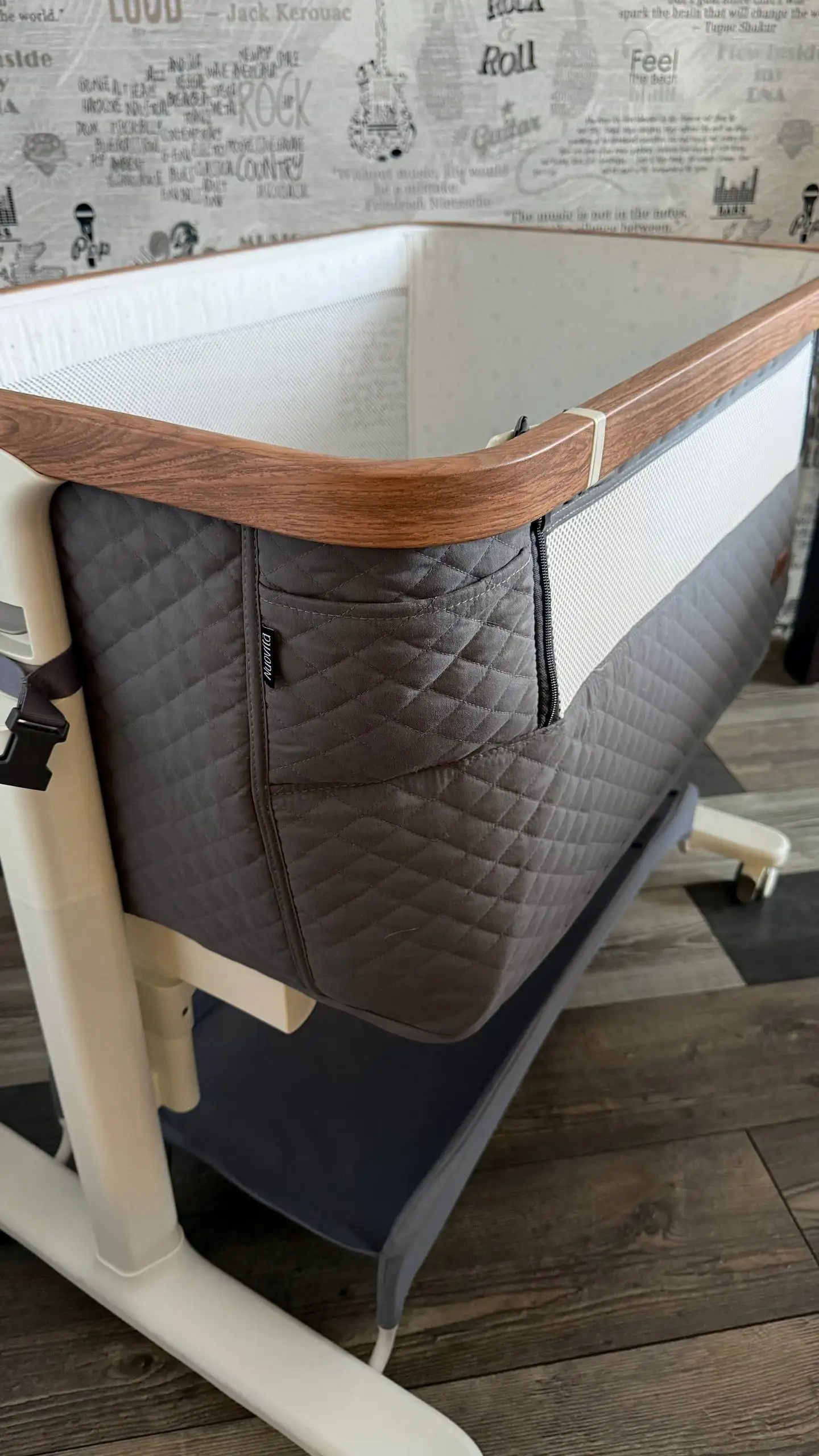 Приставная кроватка-колыбель Nuovita Accanto Quadro 2 в 1 с автоукачиванием - Кроватки и манежи (Товары для детей) в Краснодар