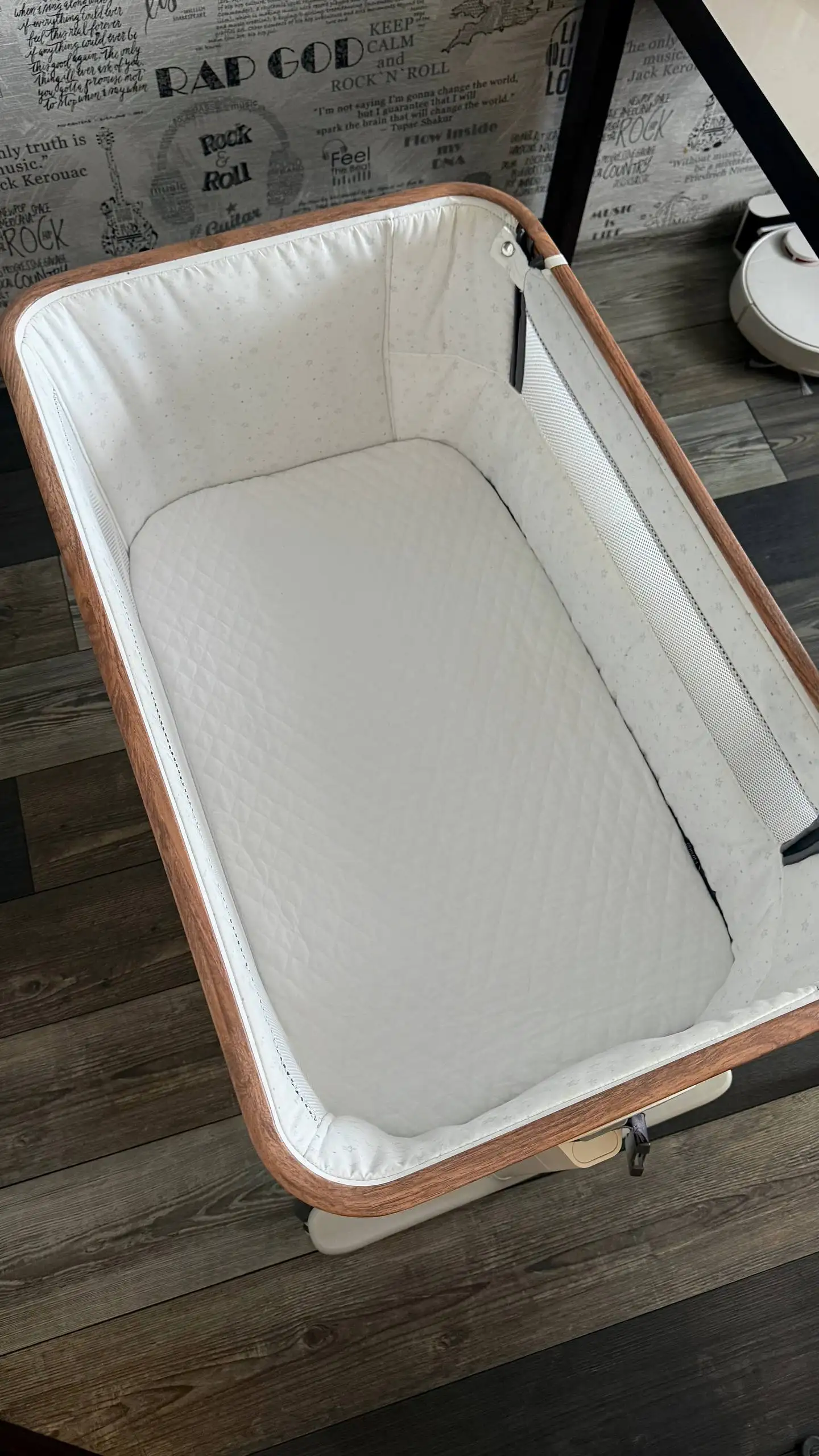 Приставная кроватка-колыбель Nuovita Accanto Quadro 2 в 1 с автоукачиванием - Кроватки и манежи (Товары для детей) в Краснодар