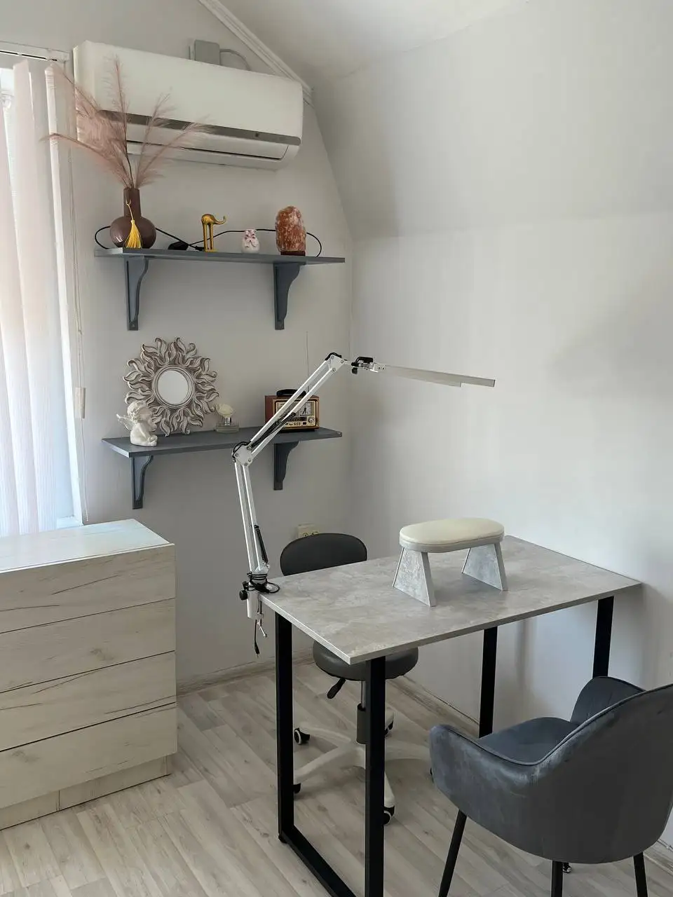 Аренда рабочего места в центре для мастеров бьюти сферы - Аренда помещений (Услуги) в Краснодар