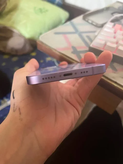 Продам айфон 12 с замененным аккумулятором - Мониторы в Чебоксары