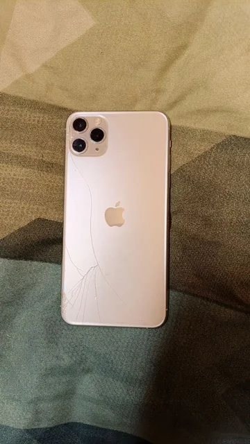 iPhone 11 Pro Max 256 ГБ в повреждённом состоянии - Мониторы в Чебоксары