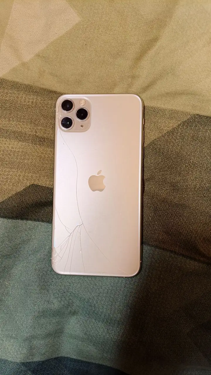 iPhone 11 Pro Max 256GB с повреждениями - Смартфоны (Электроника) в Чебоксары