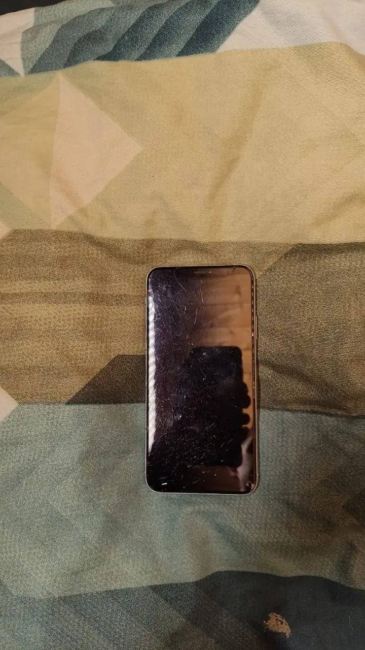 iPhone 11 Pro Max 256GB с повреждениями - Смартфоны (Электроника) в Чебоксары