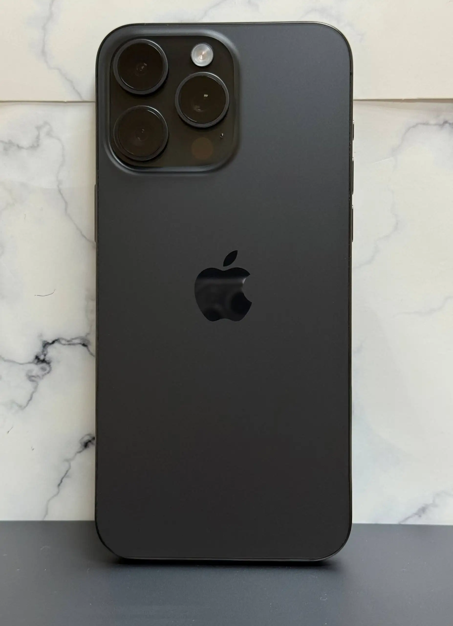 Продажа iPhone 15 Pro Max 512 ГБ черный - Смартфоны и телефоны (Электроника) в Чебоксары