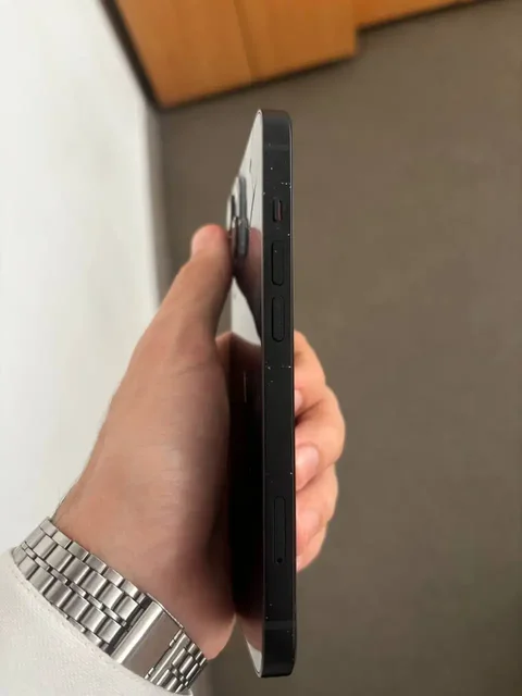 Продам iPhone 13 черный 256 ГБ с повреждениями - Акустика в Чебоксары