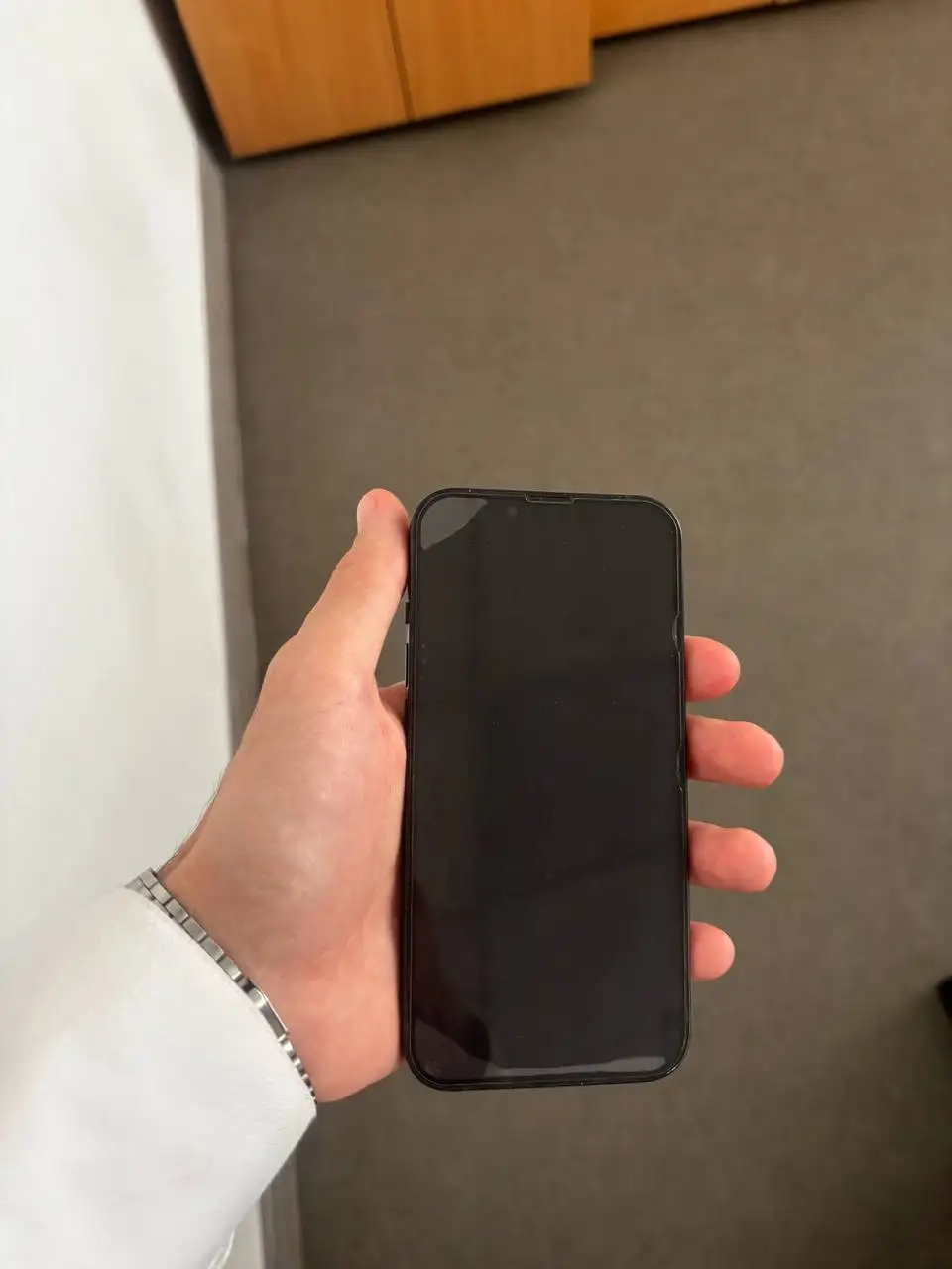 Продам iPhone 13 черный 256 ГБ с повреждениями - Смартфоны и телефоны (Электроника) в Чебоксары