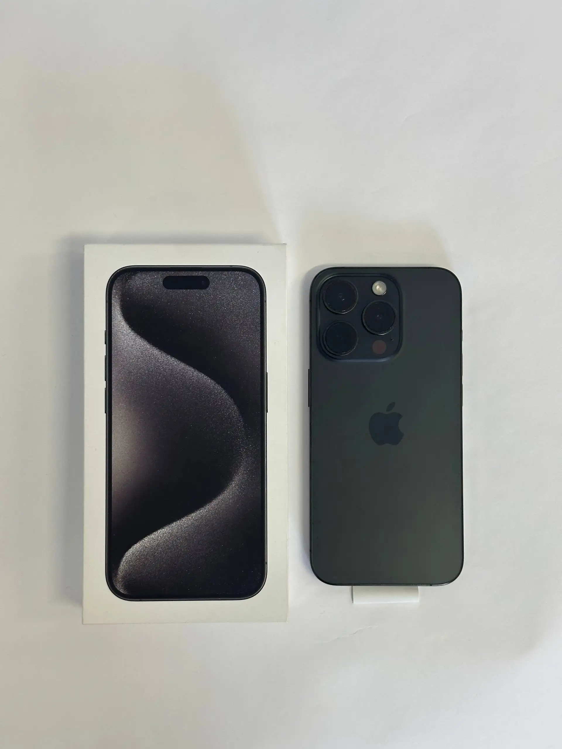 Продам iPhone 15 Pro Black Titanium 256 ГБ - Смартфоны и телефоны (Электроника) в Чебоксары