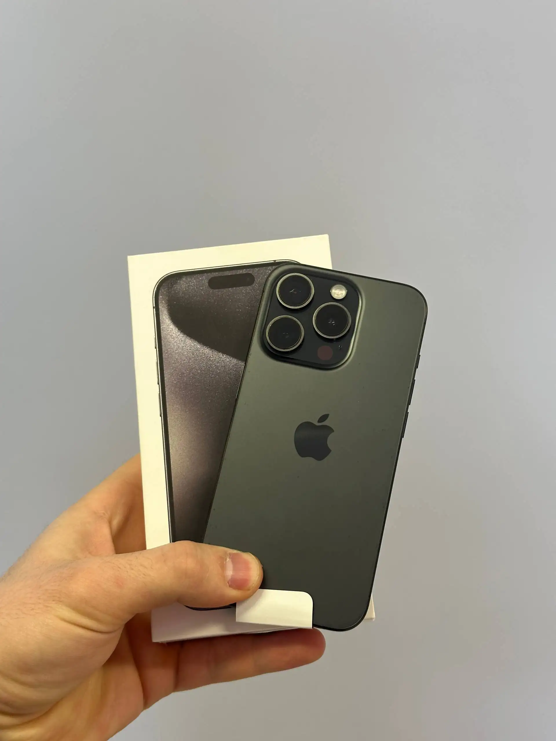 Продам iPhone 15 Pro Black Titanium 256 ГБ - Смартфоны и телефоны (Электроника) в Чебоксары