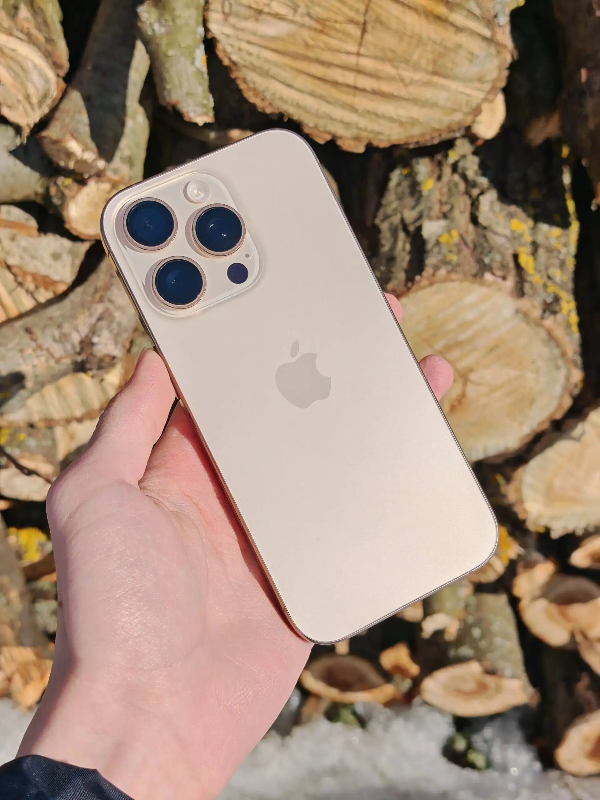 iPhone 16 Pro 256 Gb с царапинами и коцкой - Смартфоны (Электроника) в Чебоксары