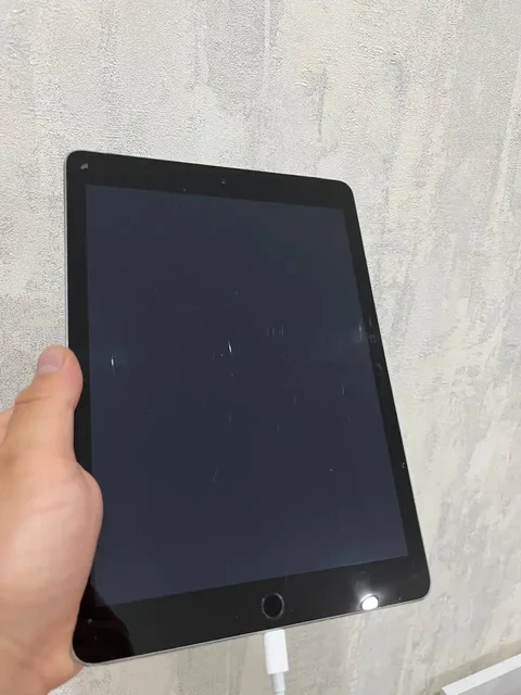 iPad Air 2 64 ГБ с трещиной на стекле - частное объявление в Чебоксары