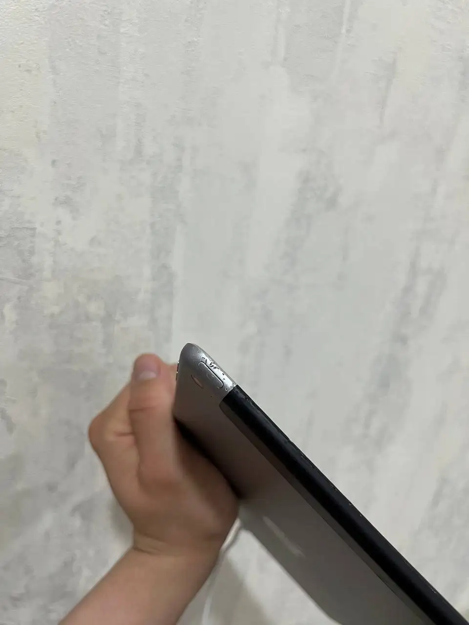 iPad Air 2 64 ГБ с трещиной на стекле - Планшеты (Электроника) в Чебоксары