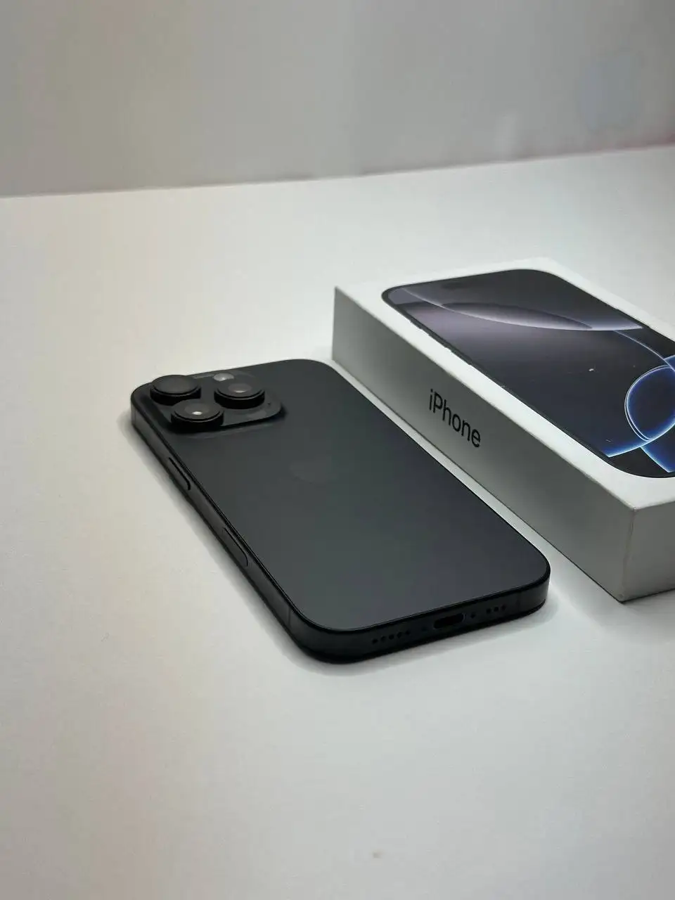 Продается iPhone 16 Pro Black Titanium - Смартфоны (Электроника) в Чебоксары