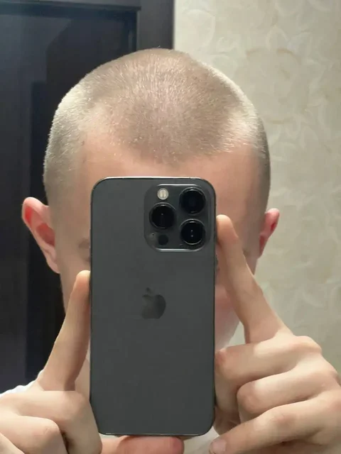 iPhone 13 Pro 256GB с небольшим дефектом дисплея - Мобильные телефоны в Чебоксары