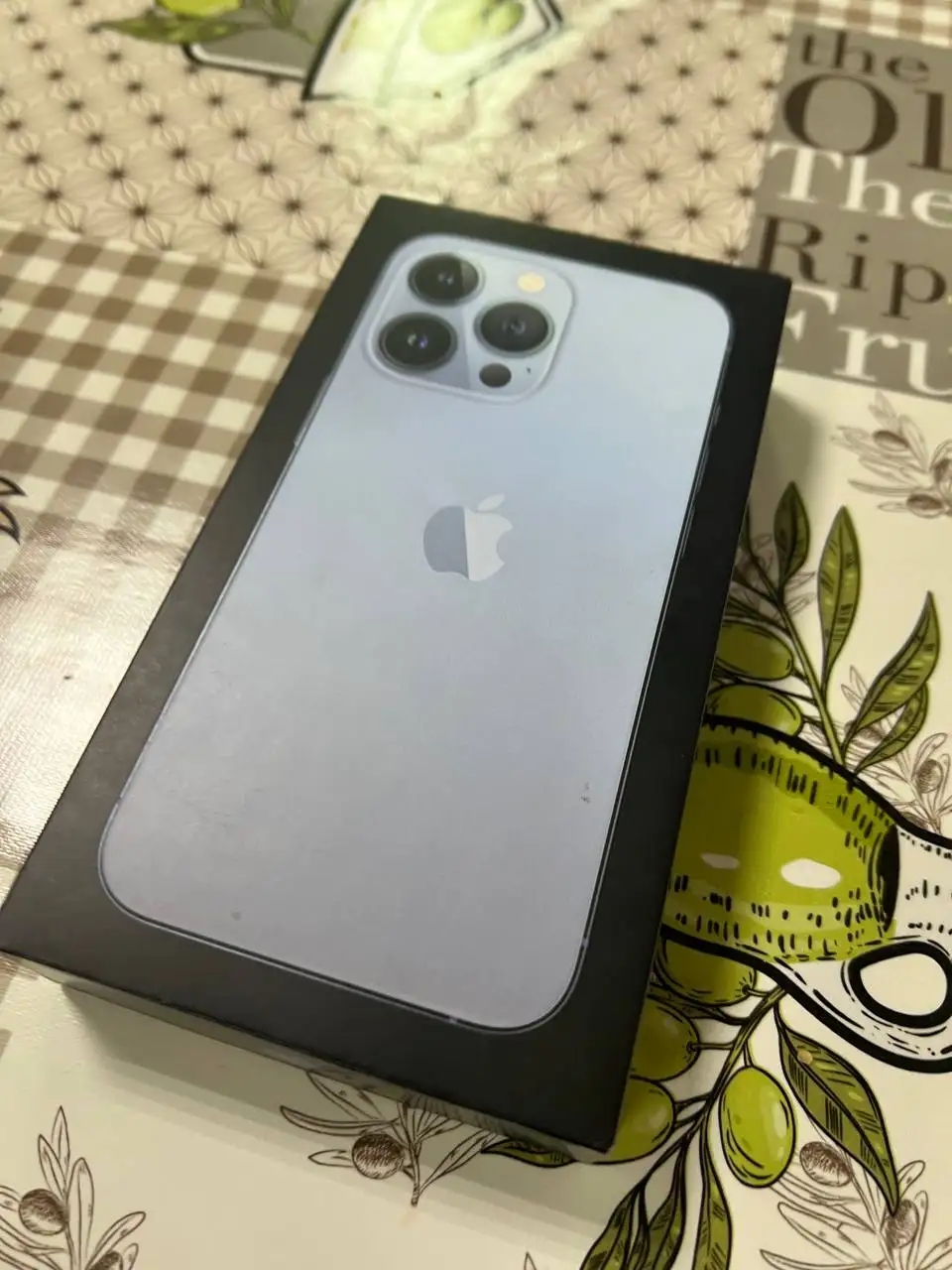 Продам iPhone 13 256ГБ - Мобильные телефоны (Электроника) в Чебоксары