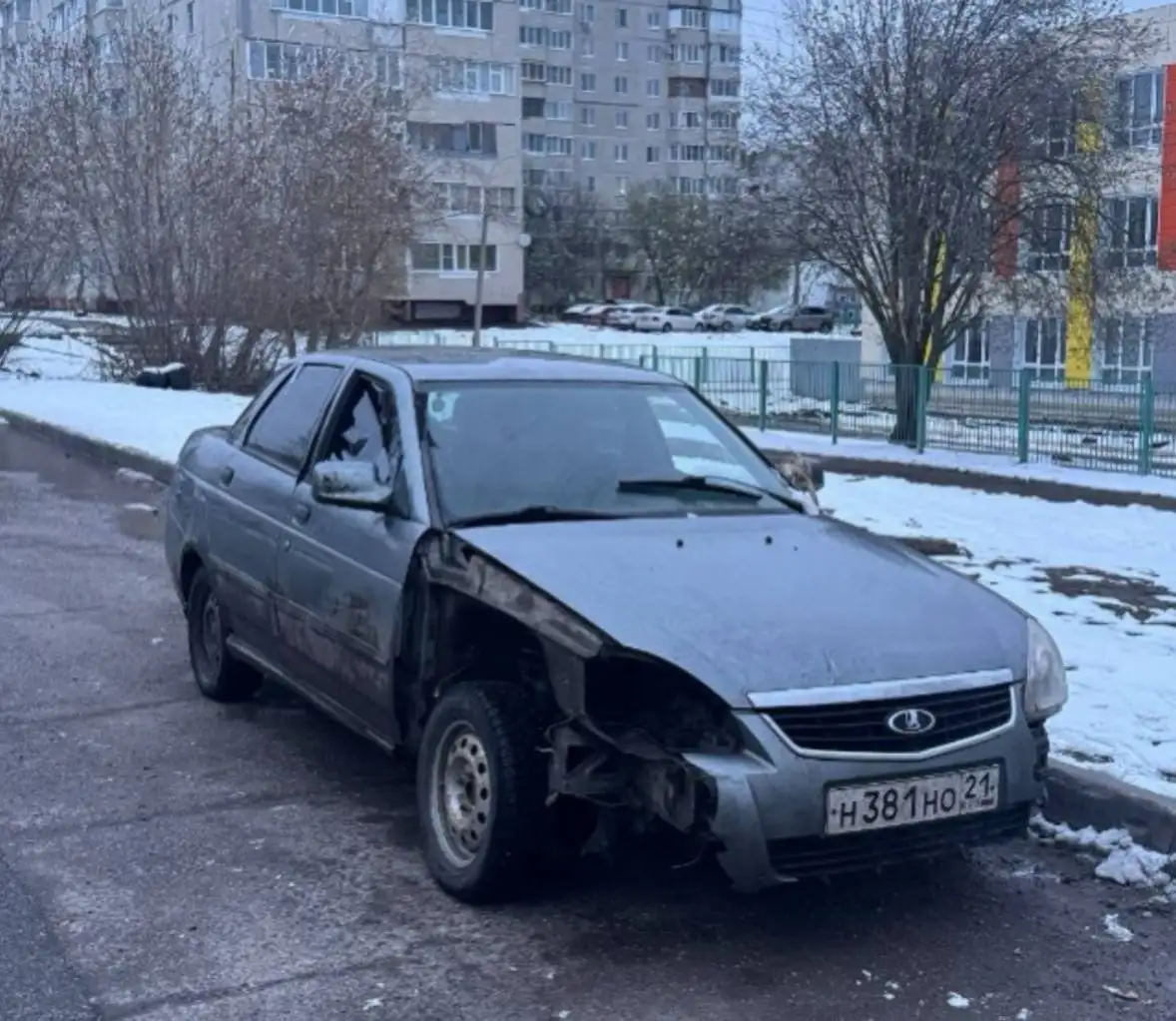 Обменяю iPhone не едет из-за гранаты - Мобильные телефоны (Электроника) в Чебоксары