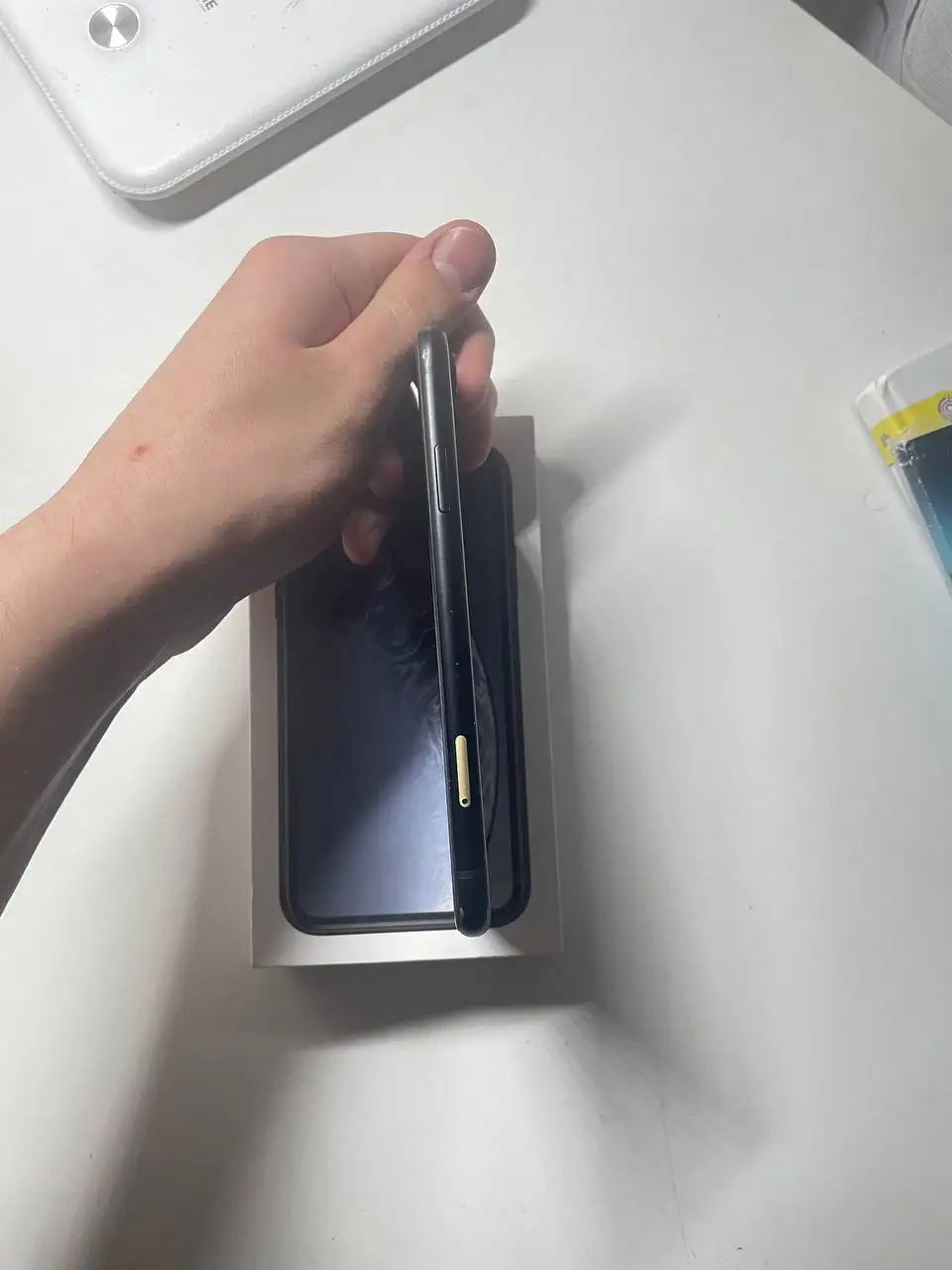 Продам iPhone XR 64GB - Смартфоны и гаджеты (Электроника) в Чебоксары