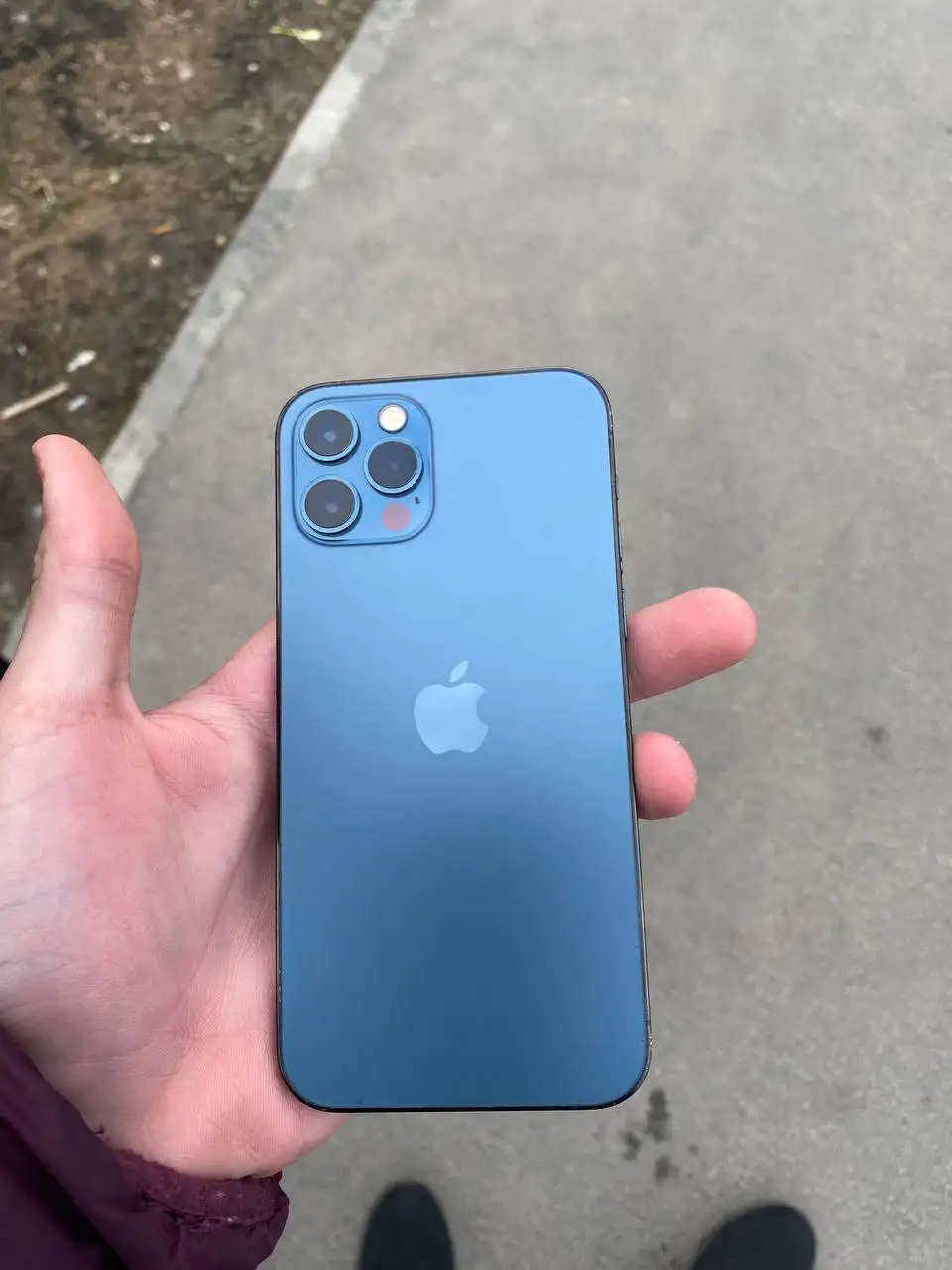 iPhone 12 Pro с царапинами на стекле - Смартфоны и гаджеты (Электроника) в Чебоксары