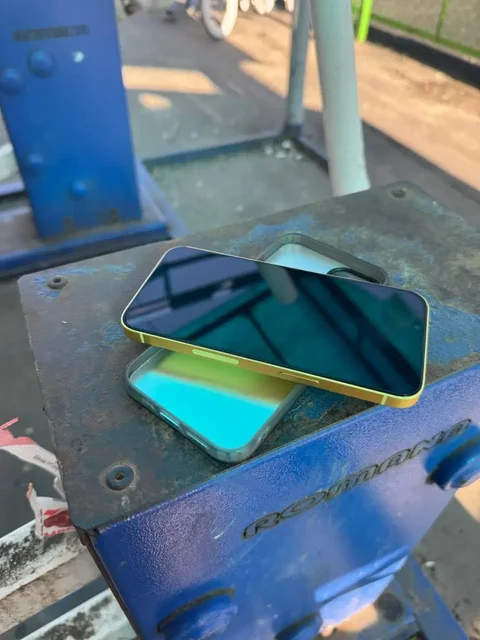 Обменяю iPhone 14 Yellow 128GB - Комплектующие и аксессуары в Чебоксары
