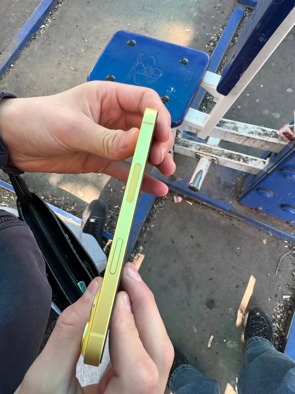 Обменяю iPhone 14 Yellow 128GB - Мобильные телефоны и аксессуары (Электроника) в Чебоксары