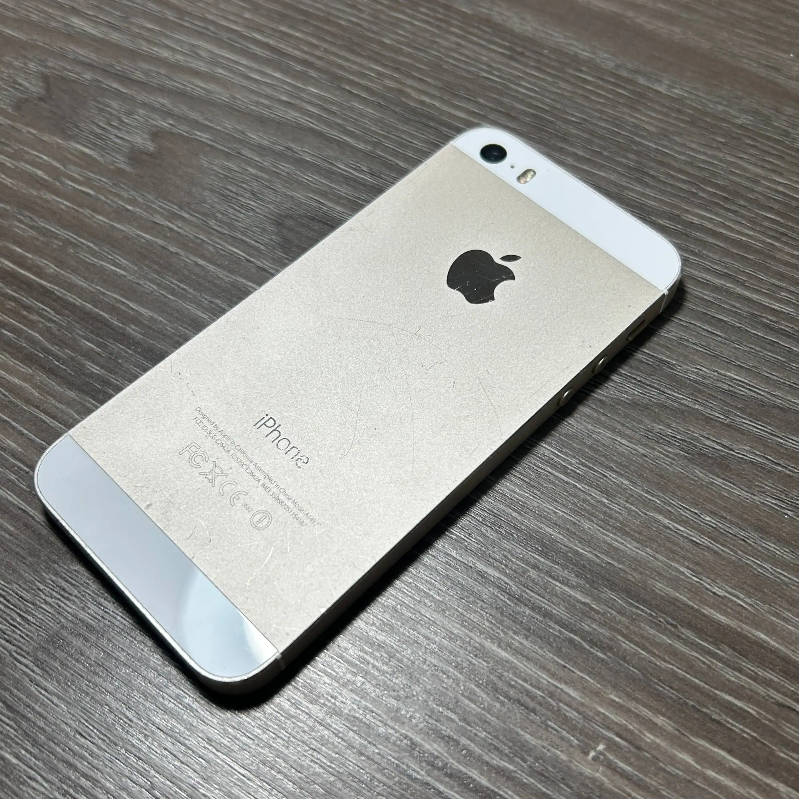 iPhone 5s 16GB - Смартфоны (Электроника) в Чебоксары