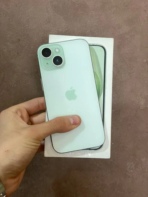 iPhone 15 128GB зеленый - Электротранспорт в Чебоксары