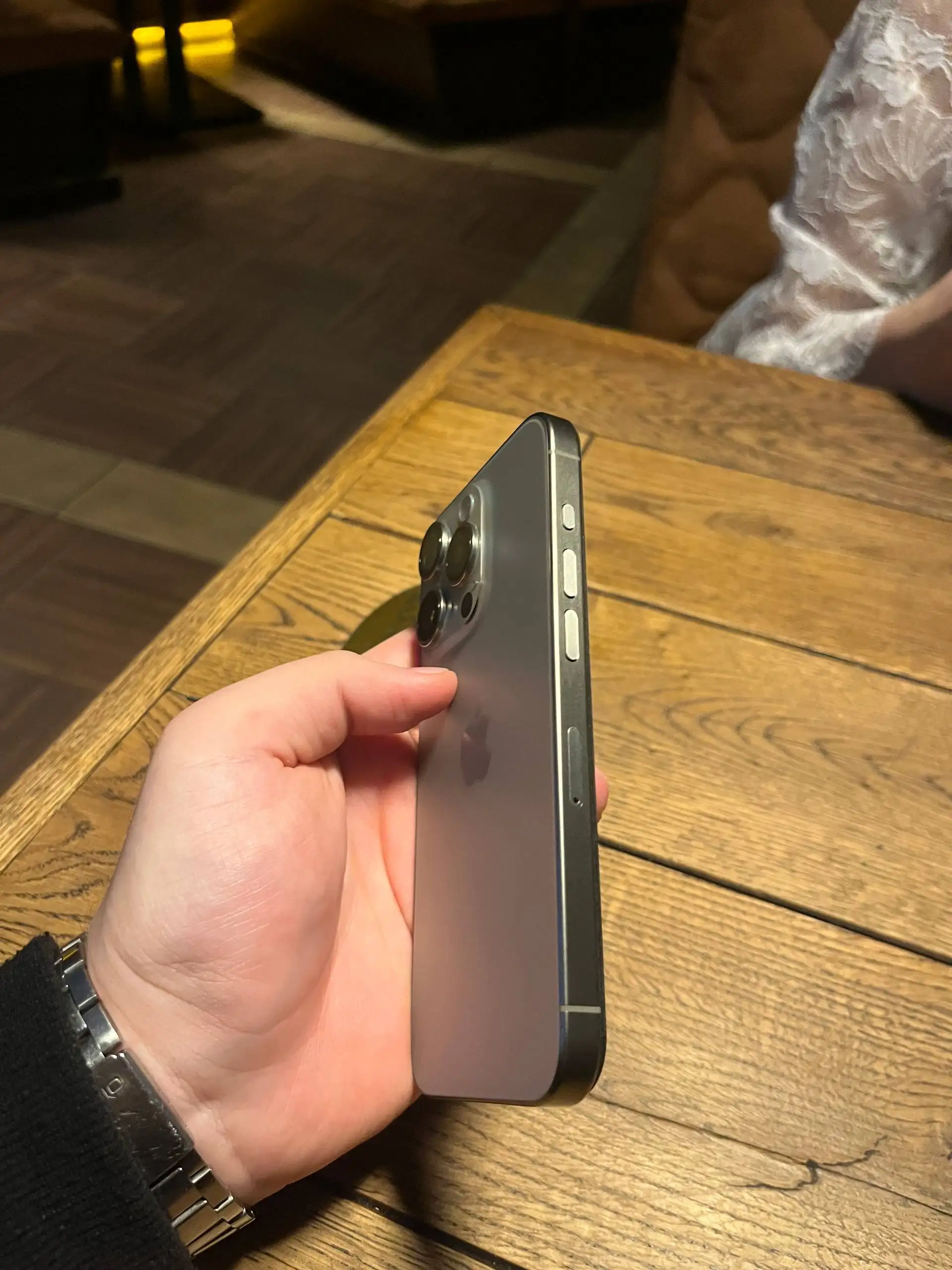 iPhone 15 Pro в отличном состоянии - Мобильные телефоны и аксессуары (Электроника) в Чебоксары