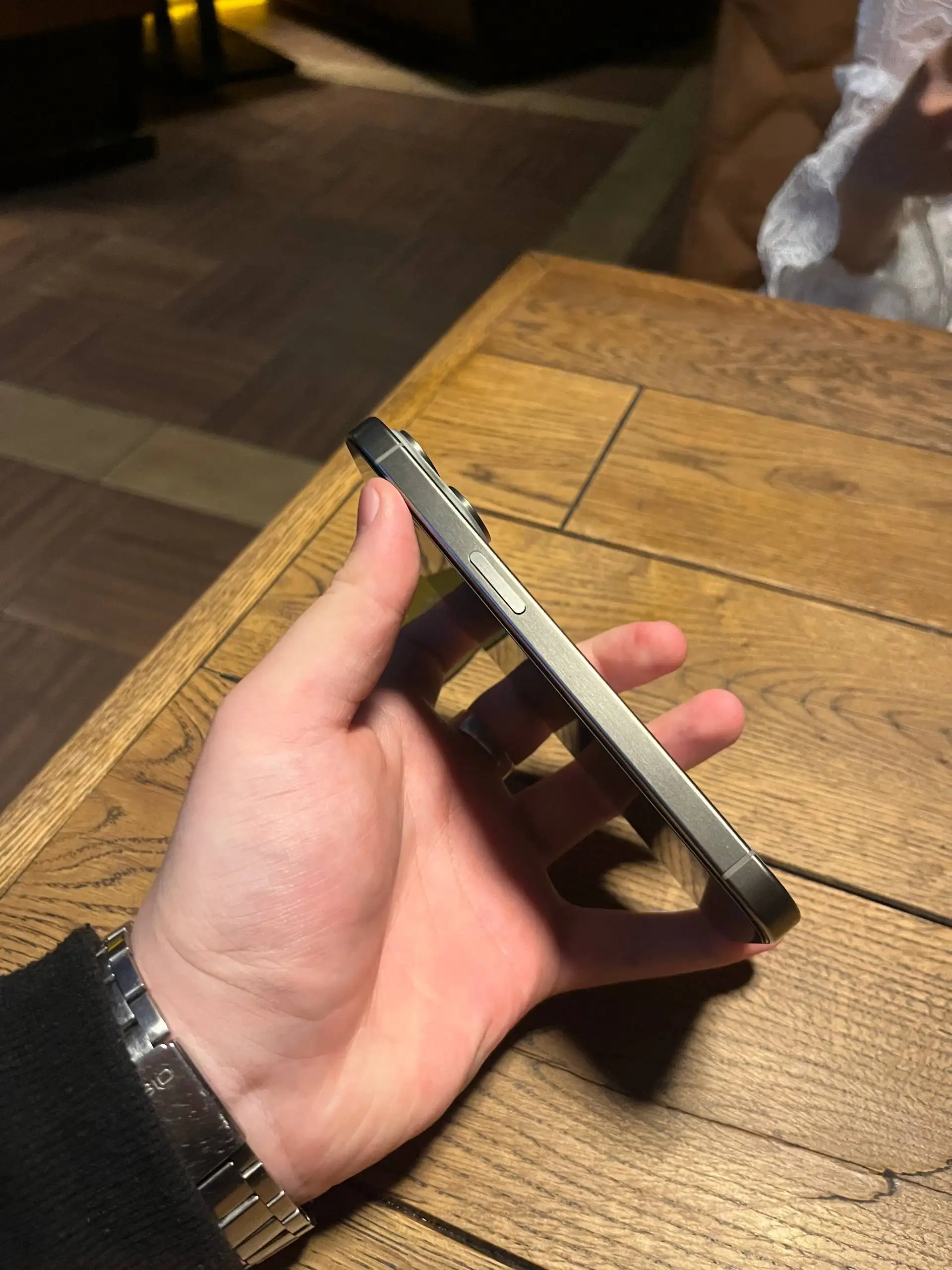 iPhone 15 Pro в отличном состоянии - Мобильные телефоны и аксессуары (Электроника) в Чебоксары