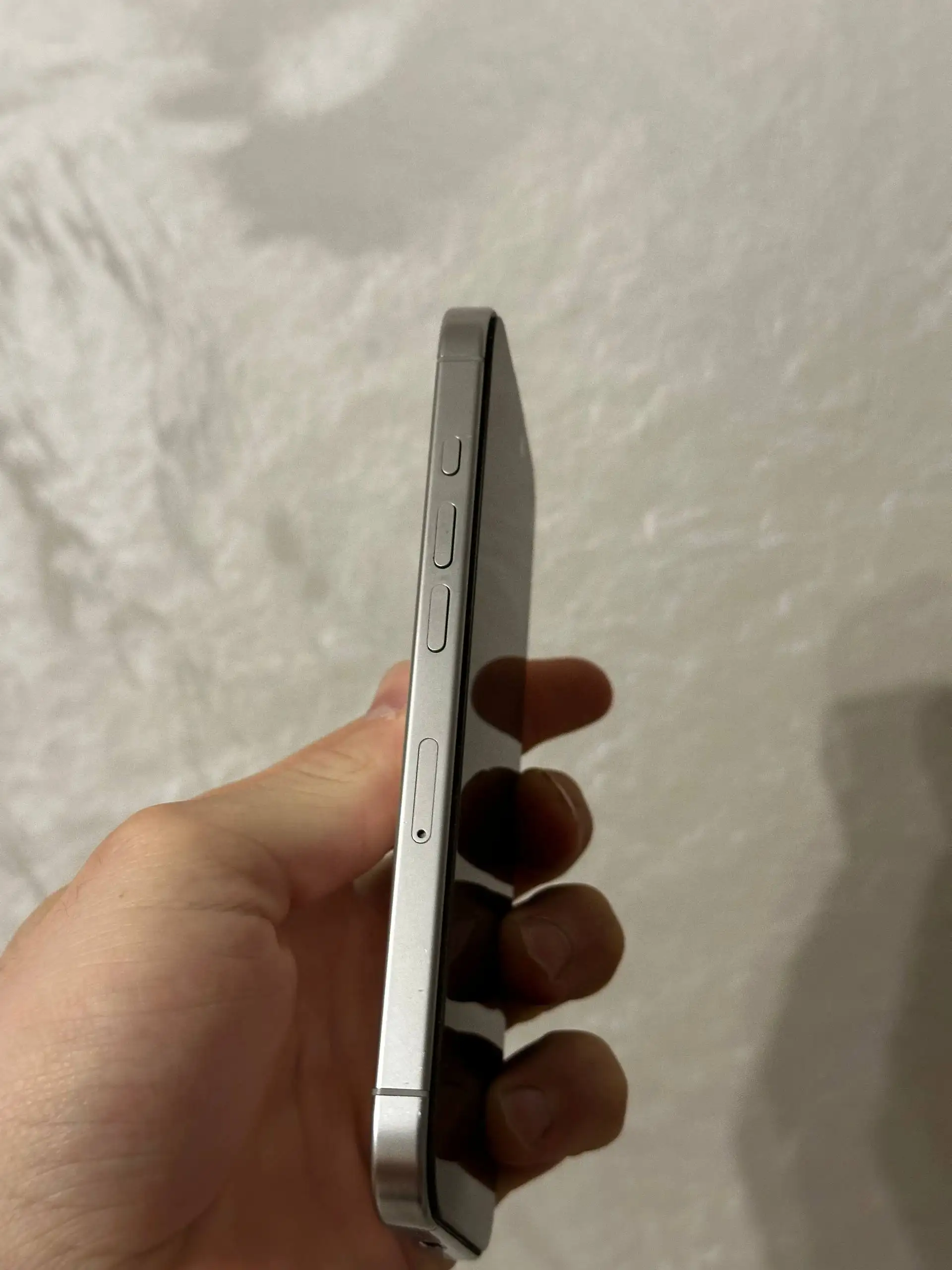 Продаю iPhone 16 Pro 128GB - Мобильные телефоны (Электроника) в Чебоксары