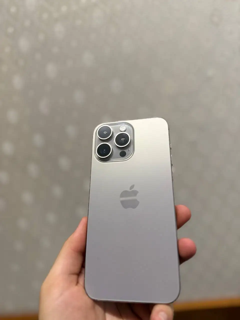Продам iPhone 15 Pro Max с дефектом экрана - Смартфоны и гаджеты (Электроника) в Чебоксары