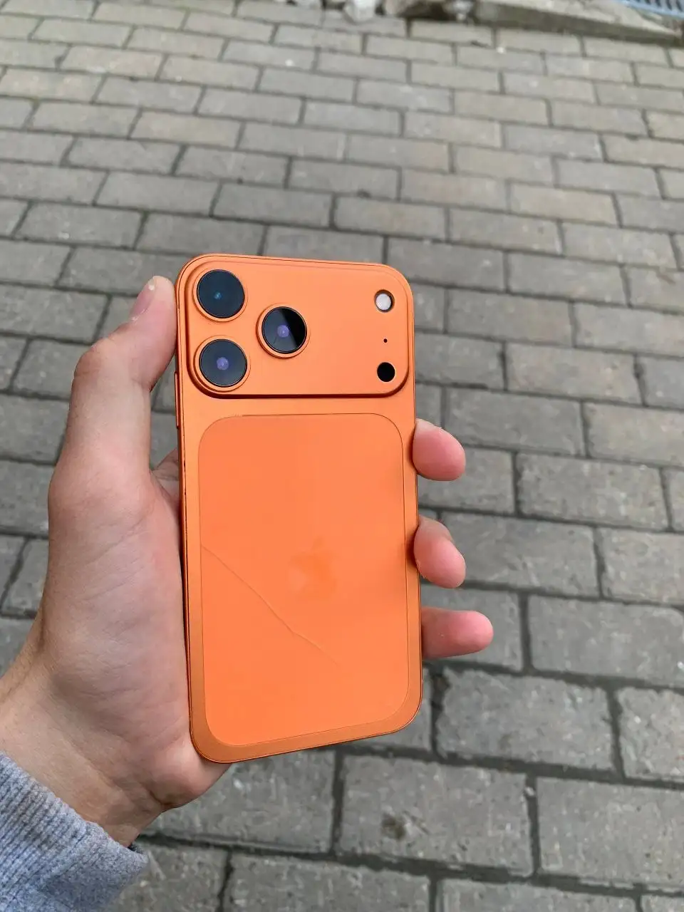 Продам iPhone Xr в корпусе 17 Pro Max - Мобильные телефоны (Электроника) в Чебоксары