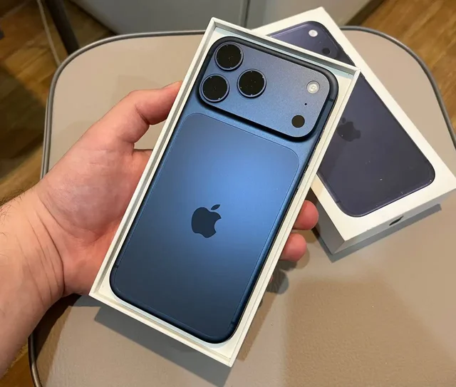 iPhone 17 Pro Max 256GB Blue eSIM - Электроника в Чебоксары