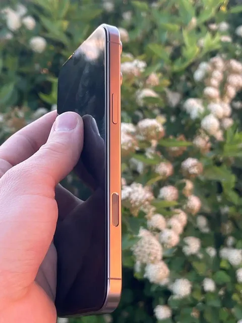 iPhone 16 Pro Max 256GB в идеальном состоянии - Дисплеи в Чебоксары