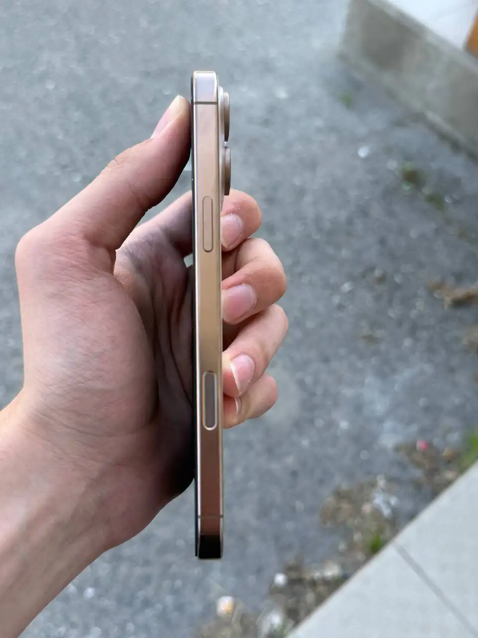 Продажа iPhone 16 Pro Max и iPhone 12 - Мобильные телефоны (Электроника) в Чебоксары