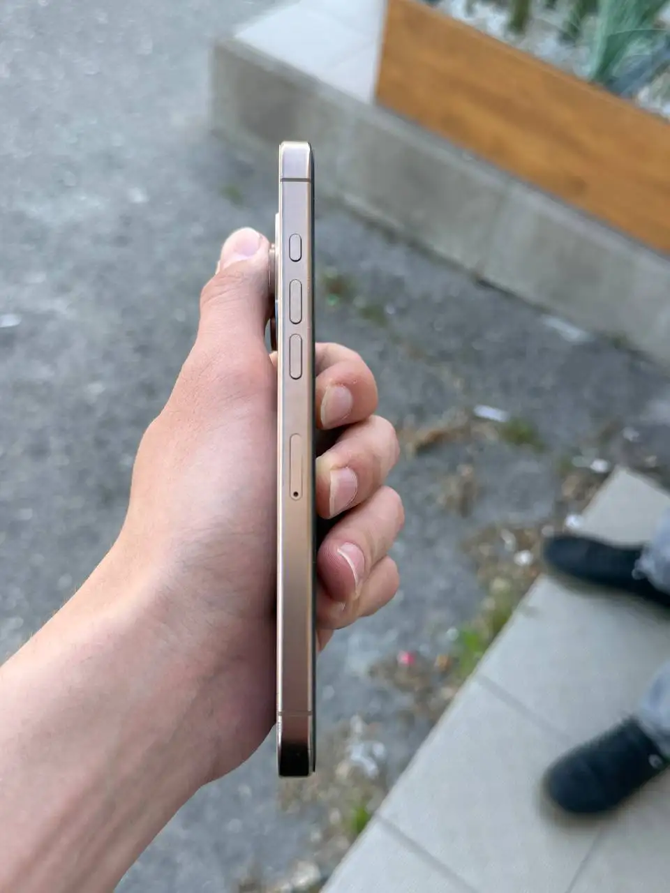 Продажа iPhone 16 Pro Max и iPhone 12 - Мобильные телефоны (Электроника) в Чебоксары