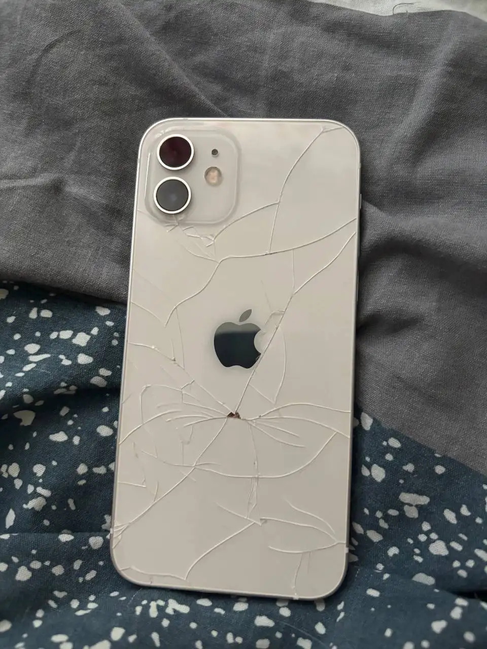 Продажа iPhone 12 и iPhone 11 - Смартфоны и гаджеты (Электроника) в Чебоксары