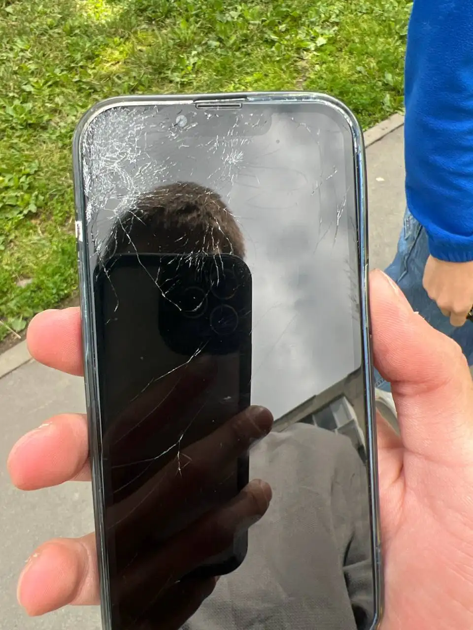 Обменяю iPhone 13 на модель ниже - Мобильные телефоны и гаджеты (Электроника) в Чебоксары