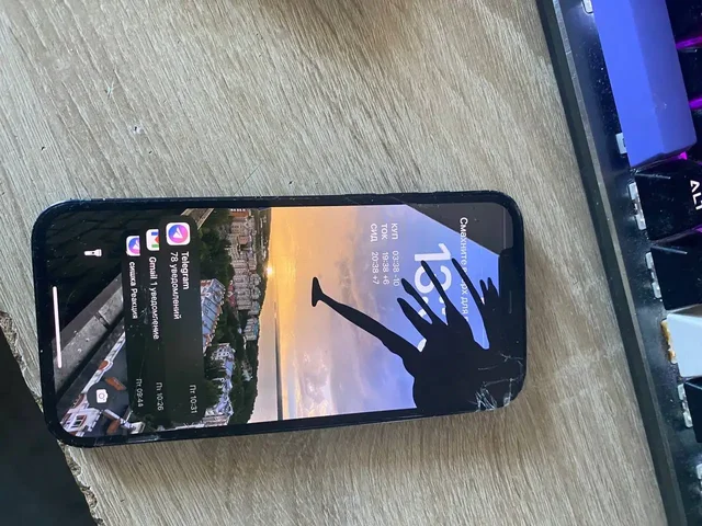 Продам iPhone 12 64GB с дефектами - Электроника в Чебоксары