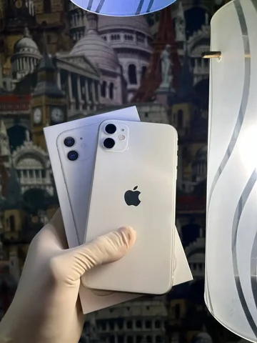 iPhone 11, 128 ГБ - Наушники и аудиотехника в Чебоксары