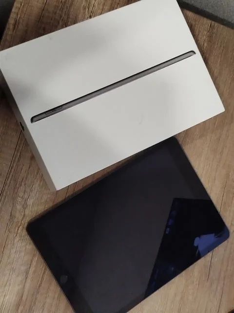 Продам iPad 9 64 ГБ - Наушники и аудиотехника в Чебоксары