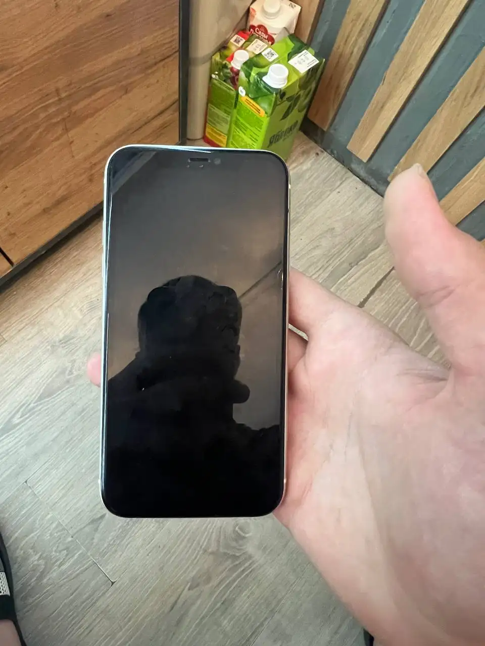 Продаю iPhone SE 2022 и iPhone 11 с дефектами - Смартфоны (Электроника) в Чебоксары
