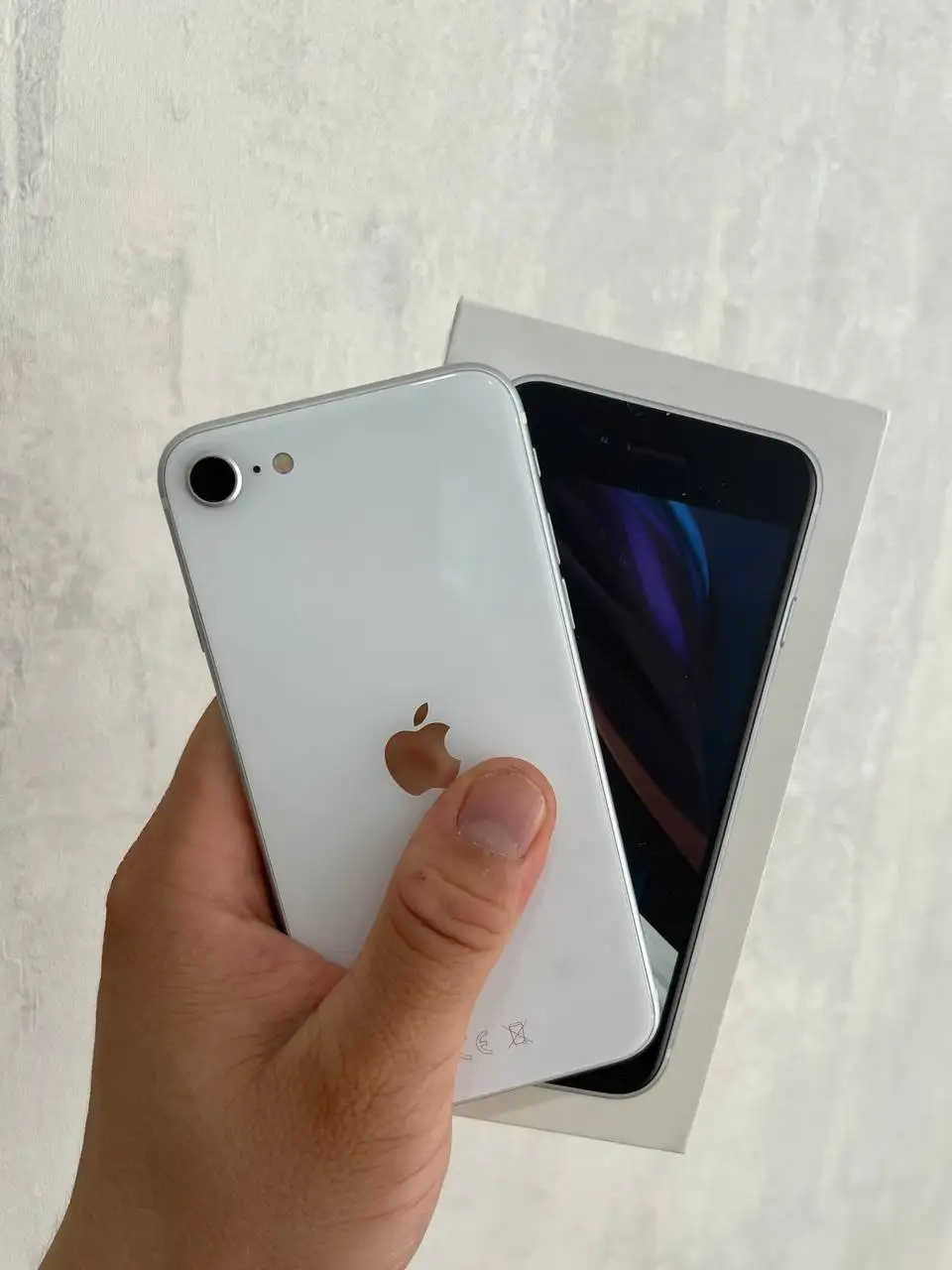 iPhone SE 2020 64GB - Смартфоны и планшеты (Электроника) в Чебоксары