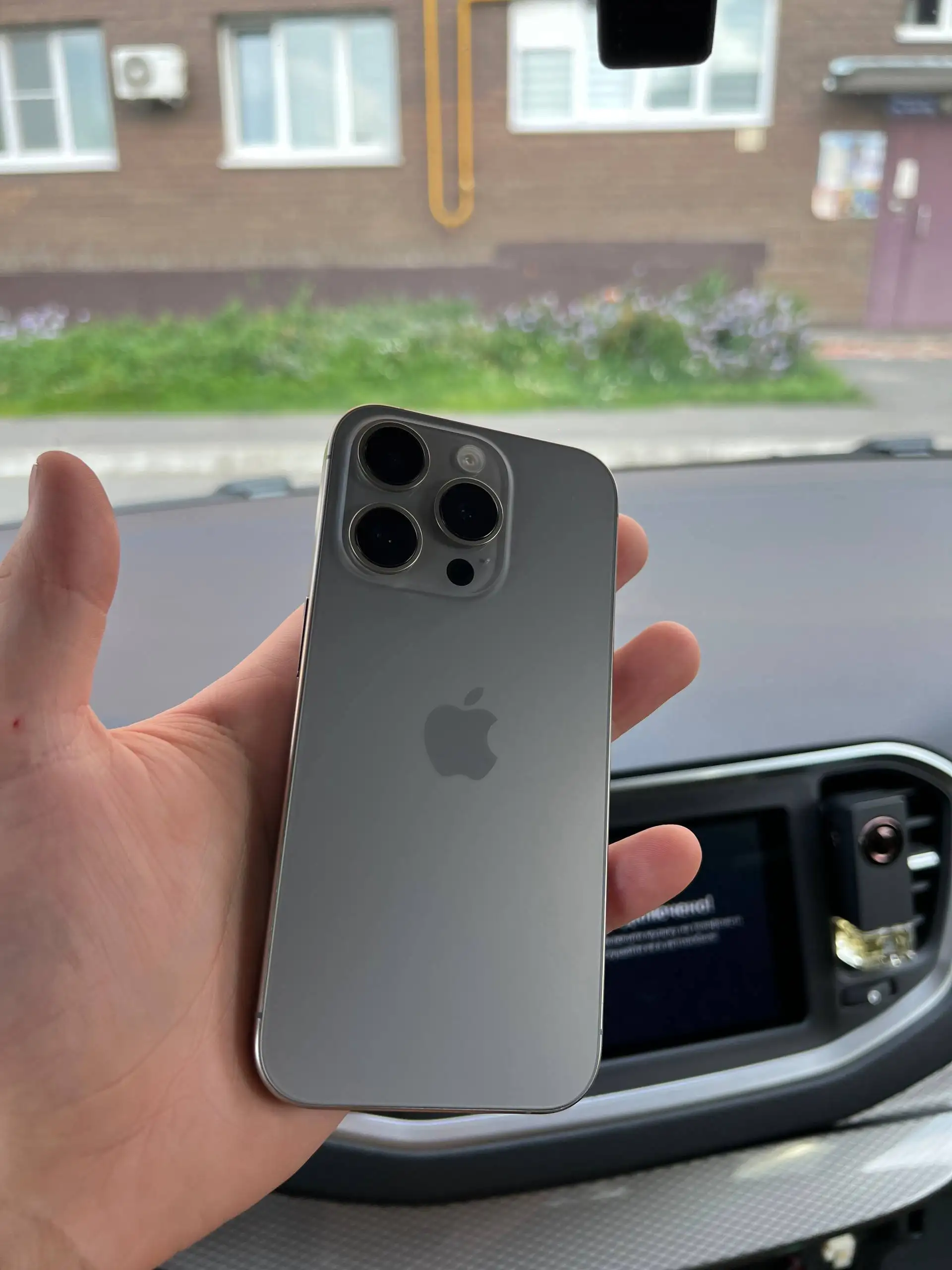 iPhone 15 Pro 128GB в хорошем состоянии - Смартфоны и аксессуары (Электроника) в Чебоксары