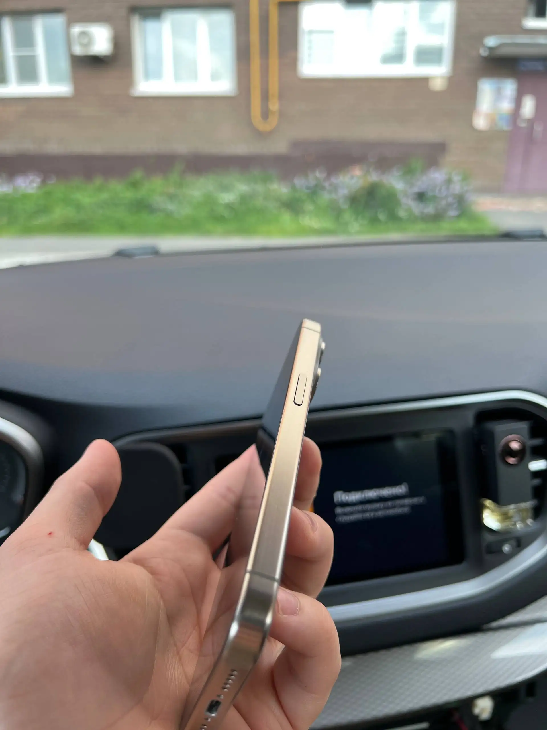 iPhone 15 Pro 128GB в хорошем состоянии - Смартфоны и аксессуары (Электроника) в Чебоксары