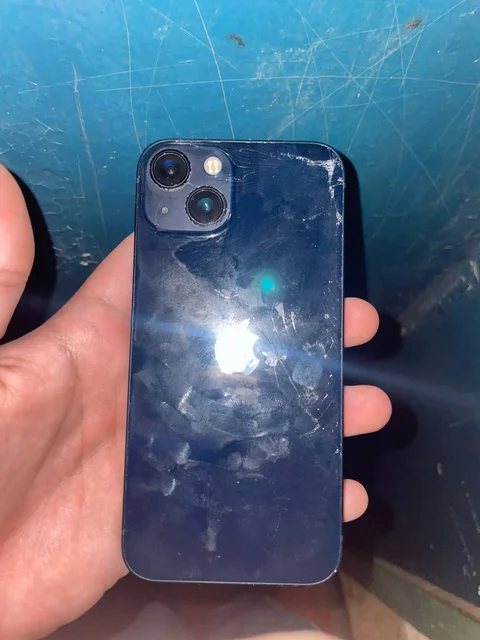 iPhone 13 с разбитым экраном - Мобильные телефоны и аксессуары в Чебоксары