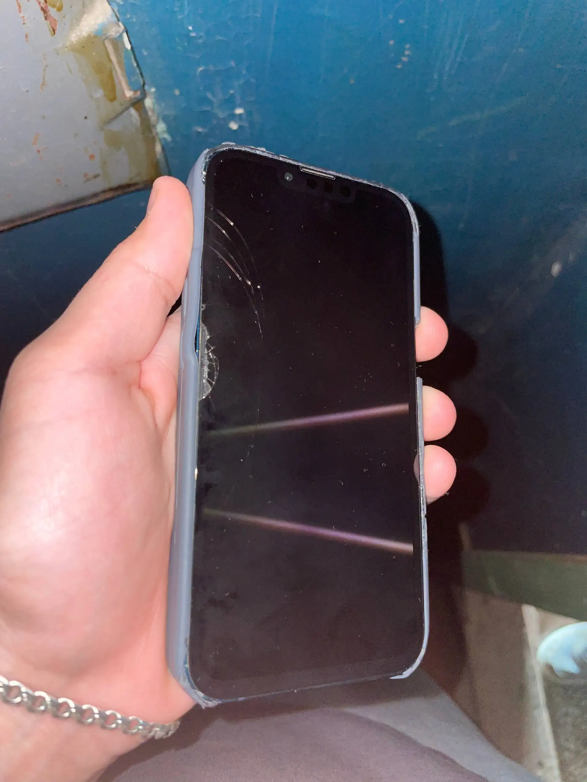 iPhone 13 с разбитым экраном - Смартфоны (Электроника) в Чебоксары